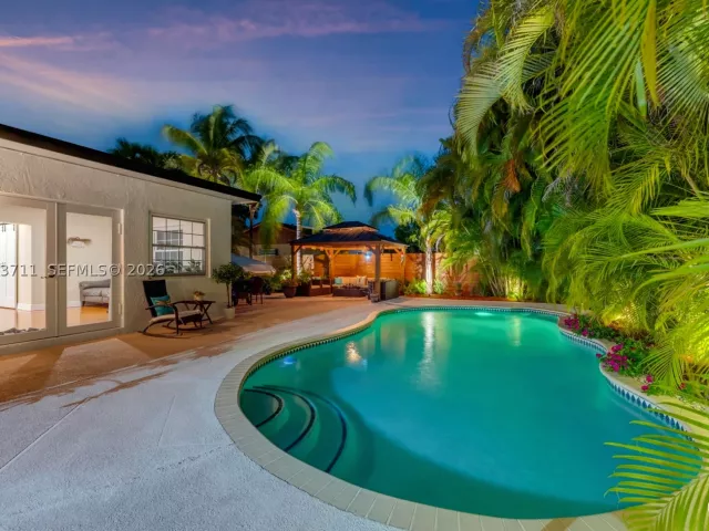 3-bedroom home for sale in Miami - 6651 SW 148th Court - MondialRealty