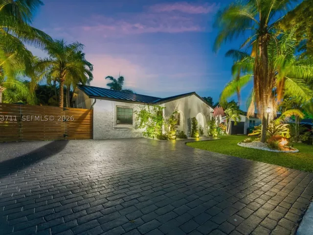 3-bedroom home for sale in Miami - 6651 SW 148th Court - MondialRealty