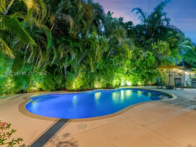 3-bedroom home for sale in Miami - 6651 SW 148th Court - MondialRealty