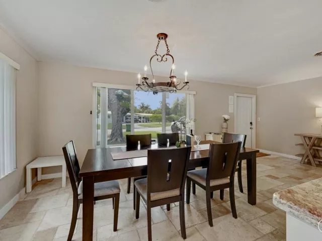 3-bedroom home for sale in Wilton Manors - 332 NW 26th Court - MondialRealty