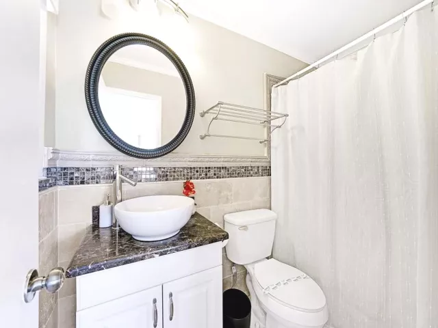 3-bedroom home for sale in Wilton Manors - 332 NW 26th Court - MondialRealty