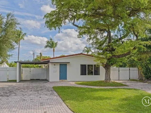 3-bedroom home for sale in Wilton Manors - 332 NW 26th Court - MondialRealty