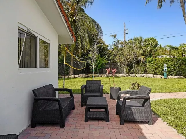 3-bedroom home for sale in Wilton Manors - 332 NW 26th Court - MondialRealty