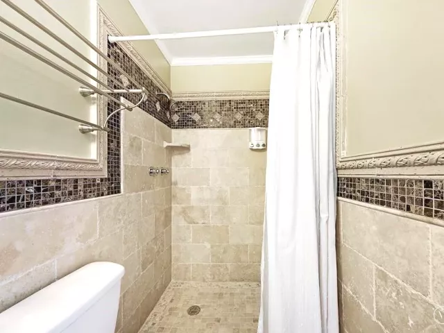3-bedroom home for sale in Wilton Manors - 332 NW 26th Court - MondialRealty