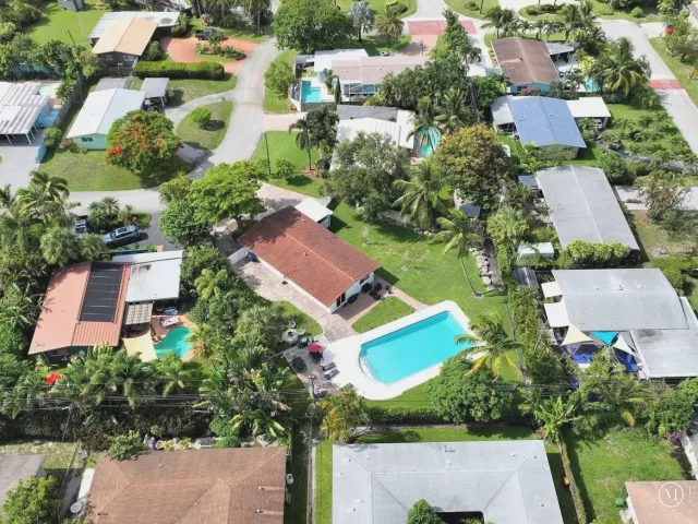 3-bedroom home for sale in Wilton Manors - 332 NW 26th Court - MondialRealty