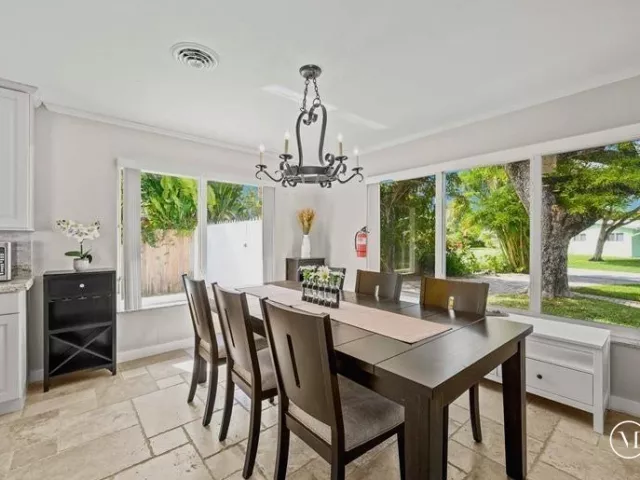3-bedroom home for sale in Wilton Manors - 332 NW 26th Court - MondialRealty