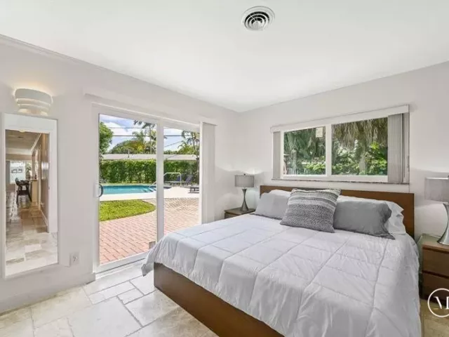 3-bedroom home for sale in Wilton Manors - 332 NW 26th Court - MondialRealty
