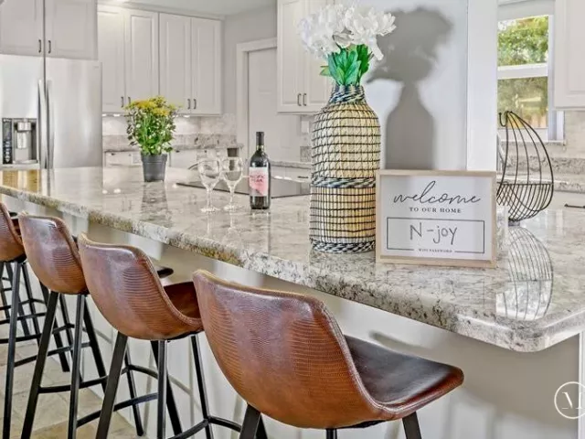 3-bedroom home for sale in Wilton Manors - 332 NW 26th Court - MondialRealty