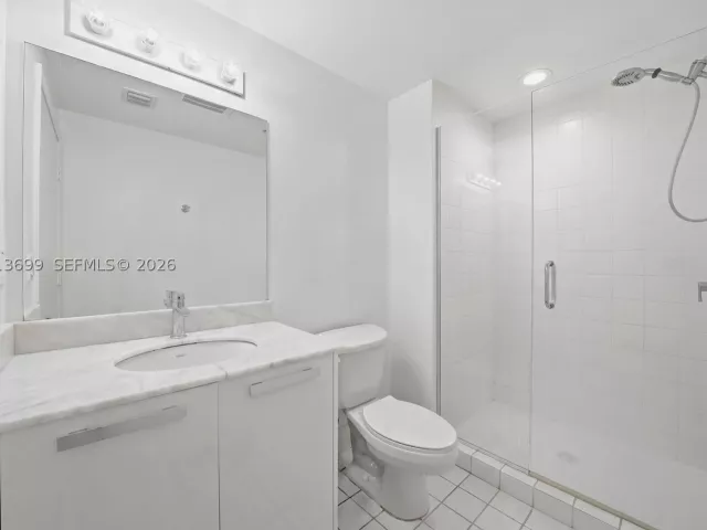 2-bedroom condo for sale in Miami - 601 NE 36th St 2707 - MondialRealty