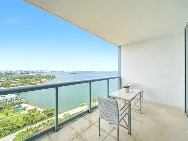2-bedroom condo for sale in Miami - 601 NE 36th St 2707 - MondialRealty
