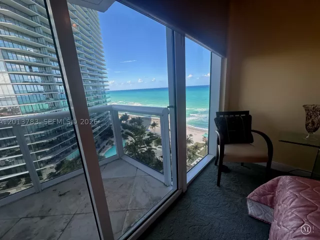 2-bedroom condo for rent in Sunny Isles Beach - 18911 Collins Ave 1602 - MondialRealty