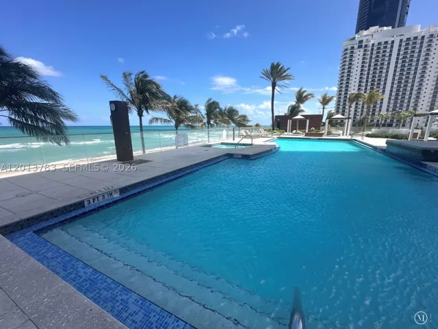 2-bedroom condo for rent in Sunny Isles Beach - 18911 Collins Ave 1602 - MondialRealty