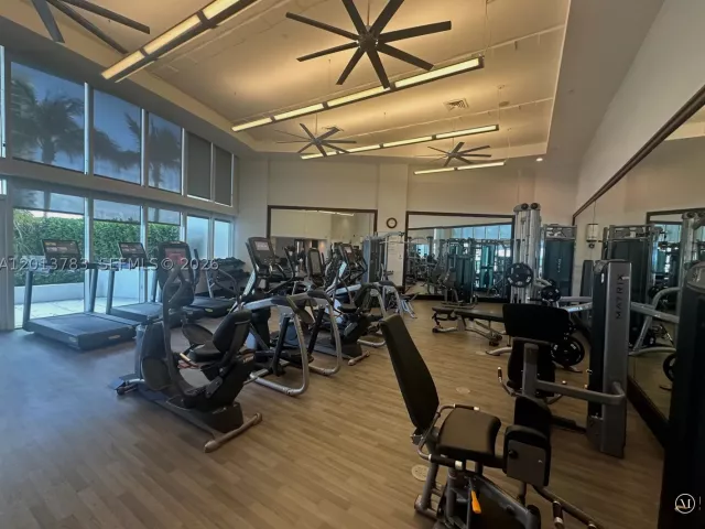 2-bedroom condo for rent in Sunny Isles Beach - 18911 Collins Ave 1602 - MondialRealty
