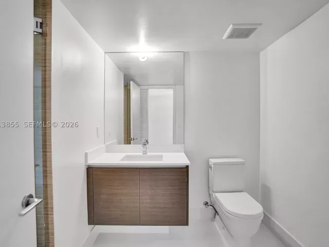 2-bedroom condo for sale in Sunny Isles Beach - 330 Sunny Isles Blvd 5-2205 - MondialRealty