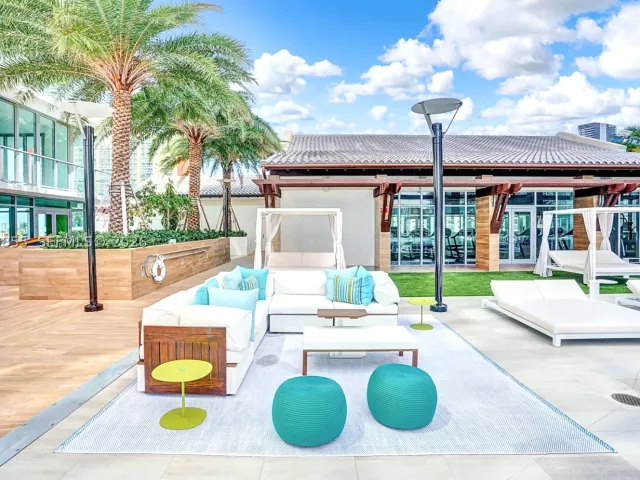 2-bedroom condo for sale in Sunny Isles Beach - 330 Sunny Isles Blvd 5-2205 - MondialRealty