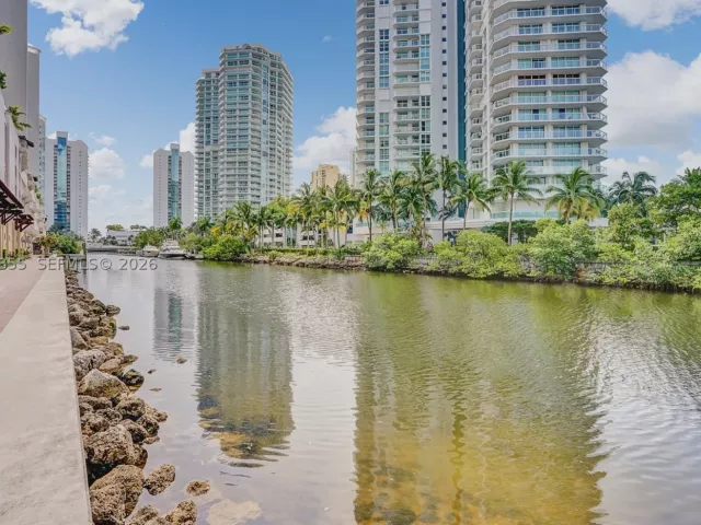 2-bedroom condo for sale in Sunny Isles Beach - 330 Sunny Isles Blvd 5-2205 - MondialRealty