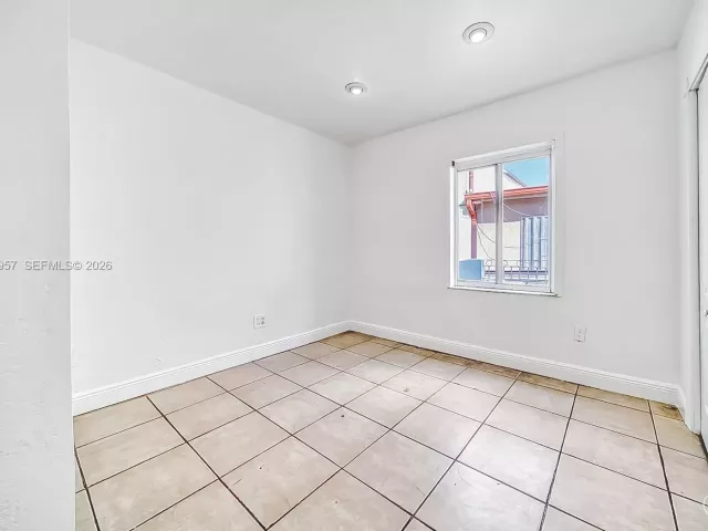5-bedroom home for sale in Miami - 2171 SW 21st St - MondialRealty