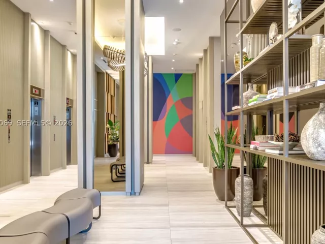 3-bedroom condo for sale in Hollywood - 4010 S Ocean Dr R908 - MondialRealty
