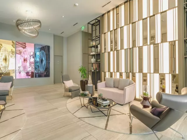 3-bedroom condo for sale in Hollywood - 4010 S Ocean Dr R908 - MondialRealty