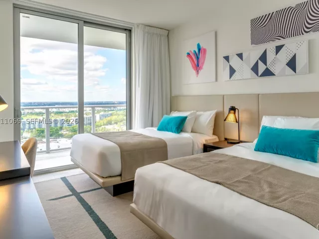 3-bedroom condo for sale in Hollywood - 4010 S Ocean Dr R908 - MondialRealty