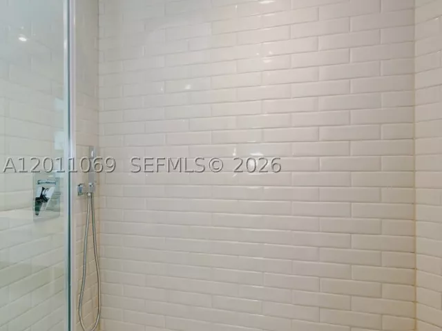3-bedroom condo for sale in Hollywood - 4010 S Ocean Dr R908 - MondialRealty