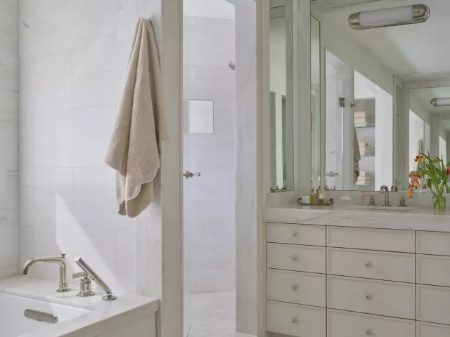 5-bedroom home for sale in West Palm Beach - 6709 S Flagler Drive - MondialRealty