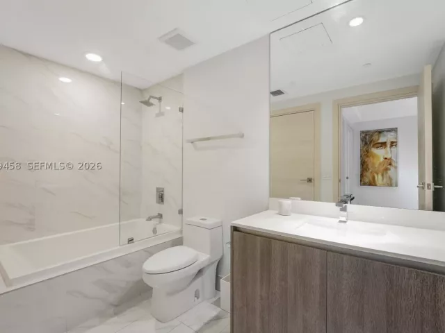 3-bedroom condo for rent in Miami - 801 S Miami Ave 3109 - MondialRealty