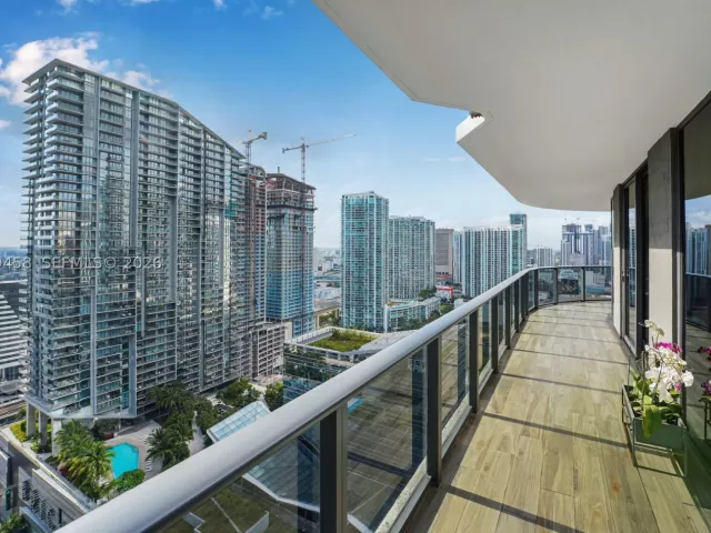 3-bedroom condo for rent in Miami - 801 S Miami Ave 3109 - MondialRealty