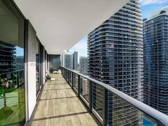 3-bedroom condo for rent in Miami - 801 S Miami Ave 3109 - MondialRealty