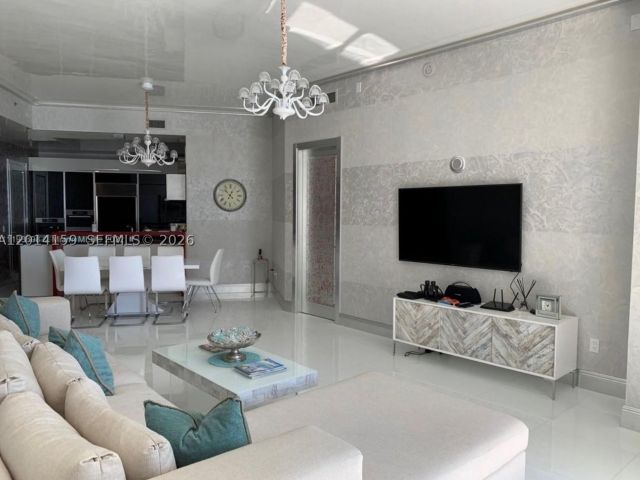 2-bedroom condo for rent in Sunny Isles Beach - 15901 Collins Ave 4107 - MondialRealty