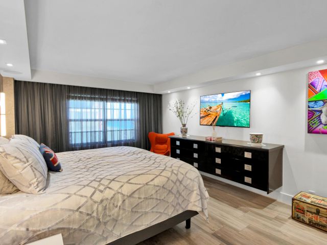 2-bedroom condo for sale in Fort Lauderdale - 1901 N Ocean Boulevard 16a - MondialRealty
