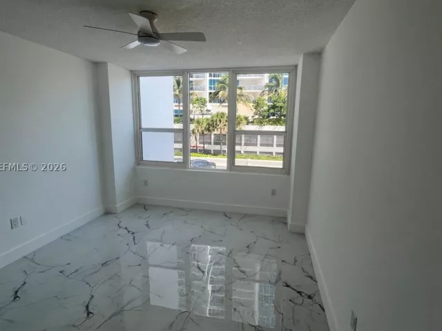 2-bedroom condo for sale in Hollywood - 3505 S Ocean Dr 210 - MondialRealty