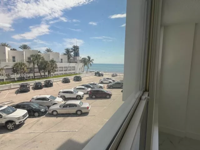 2-bedroom condo for sale in Hollywood - 3505 S Ocean Dr 210 - MondialRealty