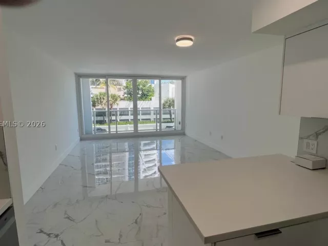 2-bedroom condo for sale in Hollywood - 3505 S Ocean Dr 210 - MondialRealty