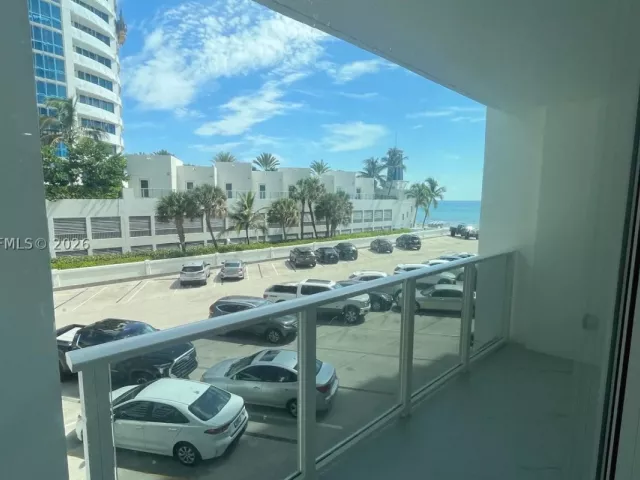 2-bedroom condo for sale in Hollywood - 3505 S Ocean Dr 210 - MondialRealty