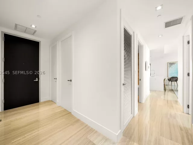 2-bedroom condo for sale in Miami - 1451 Brickell Ave 4103 - MondialRealty