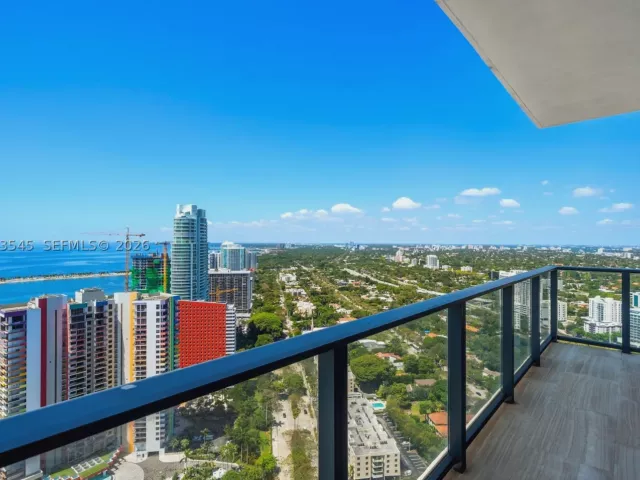 2-bedroom condo for sale in Miami - 1451 Brickell Ave 4103 - MondialRealty