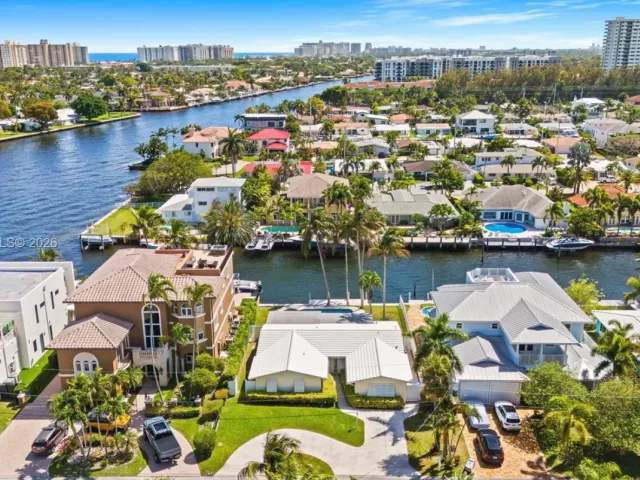 3-bedroom home for sale in Pompano Beach - 2548 SE 12th St - MondialRealty