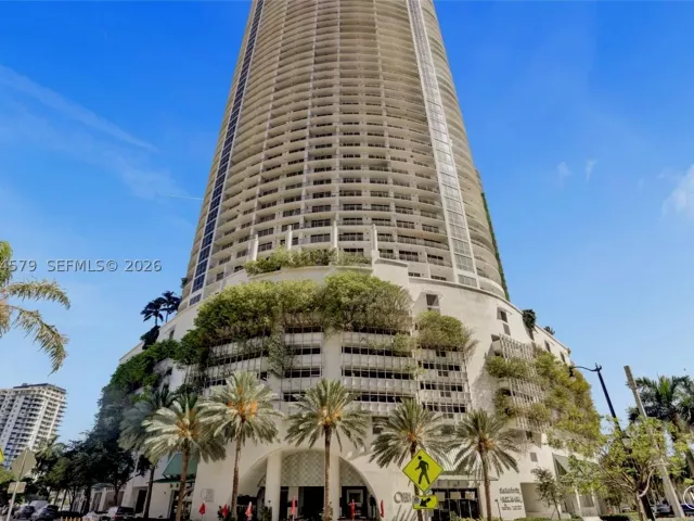 2-bedroom condo for rent in Miami - 1750 N Bayshore Dr 3114 - MondialRealty