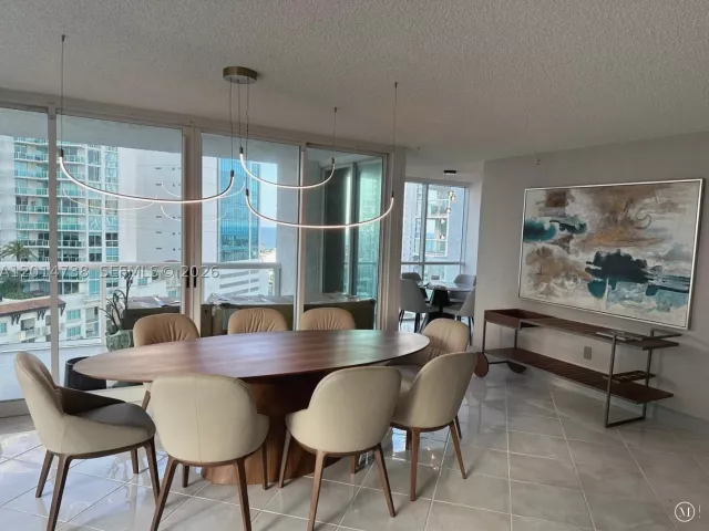 3-bedroom condo for rent in Sunny Isles Beach - 16400 Collins Ave 946 - MondialRealty