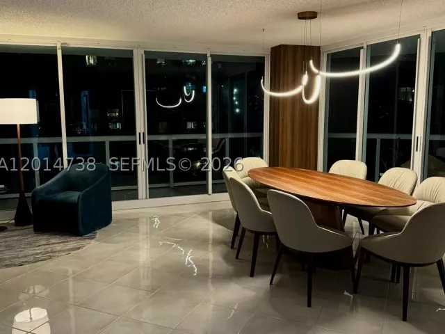 3-bedroom condo for rent in Sunny Isles Beach - 16400 Collins Ave 946 - MondialRealty