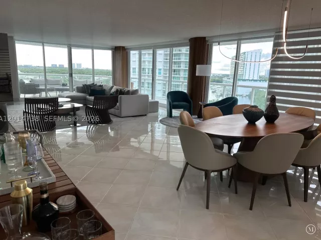 3-bedroom condo for rent in Sunny Isles Beach - 16400 Collins Ave 946 - MondialRealty
