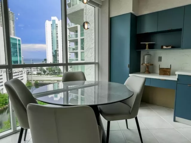 3-bedroom condo for rent in Sunny Isles Beach - 16400 Collins Ave 946 - MondialRealty