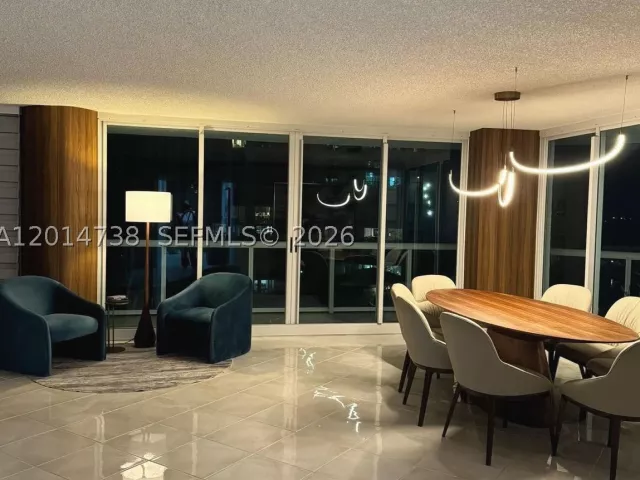 3-bedroom condo for rent in Sunny Isles Beach - 16400 Collins Ave 946 - MondialRealty