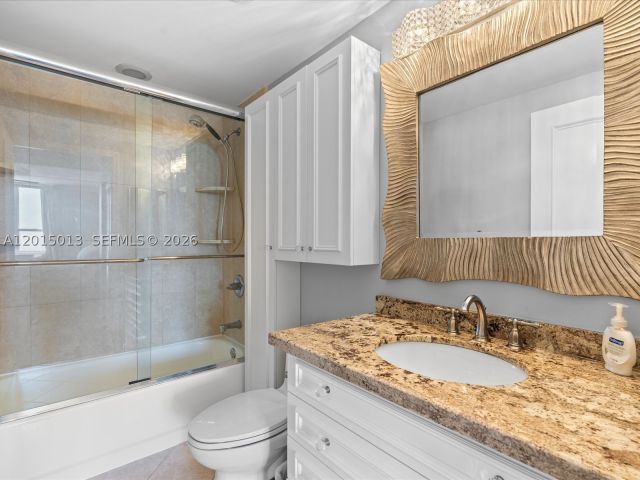 2-bedroom condo for sale in Miami - 701 Brickell Key Blvd 2511 - MondialRealty