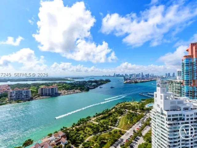 2-bedroom condo for rent in Miami Beach - 100 S Pointe Dr 3101 - MondialRealty