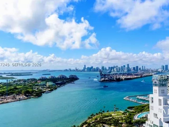 2-bedroom condo for rent in Miami Beach - 100 S Pointe Dr 3101 - MondialRealty