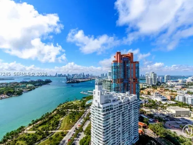 2-bedroom condo for rent in Miami Beach - 100 S Pointe Dr 3101 - MondialRealty