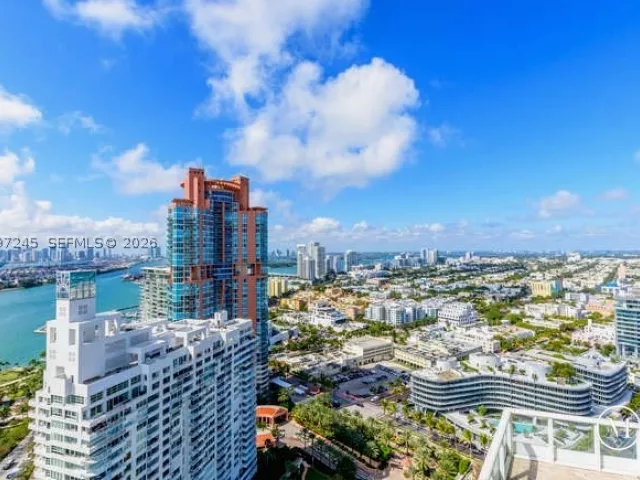 2-bedroom condo for rent in Miami Beach - 100 S Pointe Dr 3101 - MondialRealty
