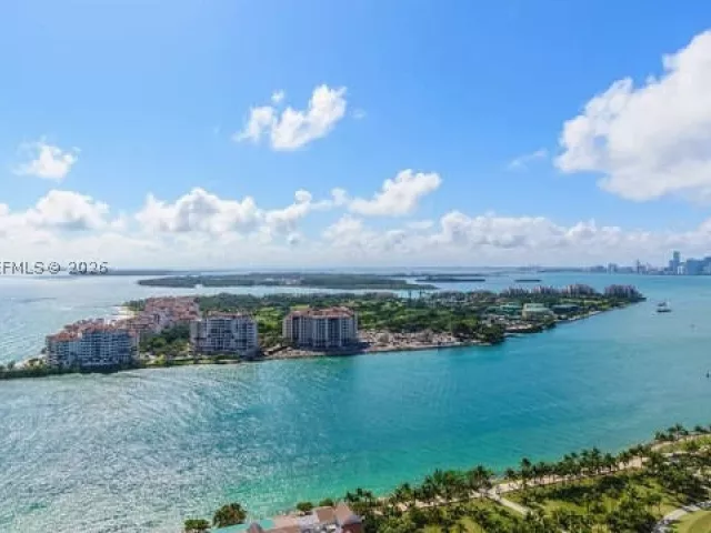 2-bedroom condo for rent in Miami Beach - 100 S Pointe Dr 3101 - MondialRealty